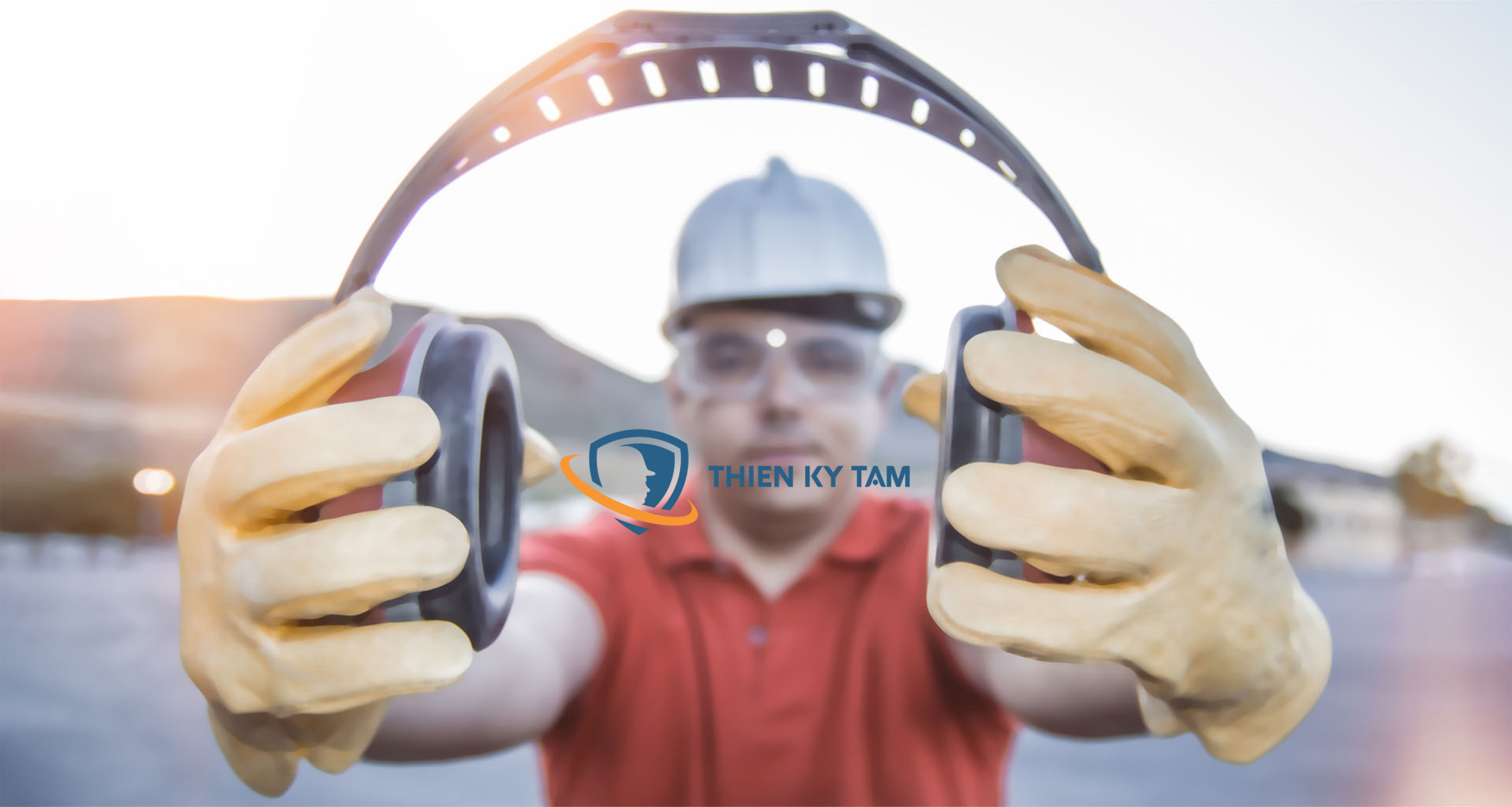 Nguy cơ mất thính giác nếu lao động trong tiếng ồn mà không dùng nhét tai hoặc chụp tai